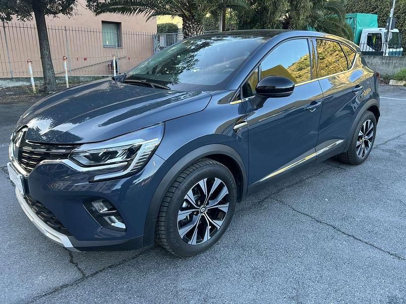 Usata Renault Captur Techno 94 CV (69 kW) 2023 Blu marine SUV
