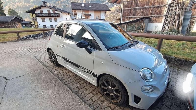 Grigio Usata 2020 Abarth 595 Tre volumi | 14.000 € (Ottimo prezzo) - Immagine 1/4