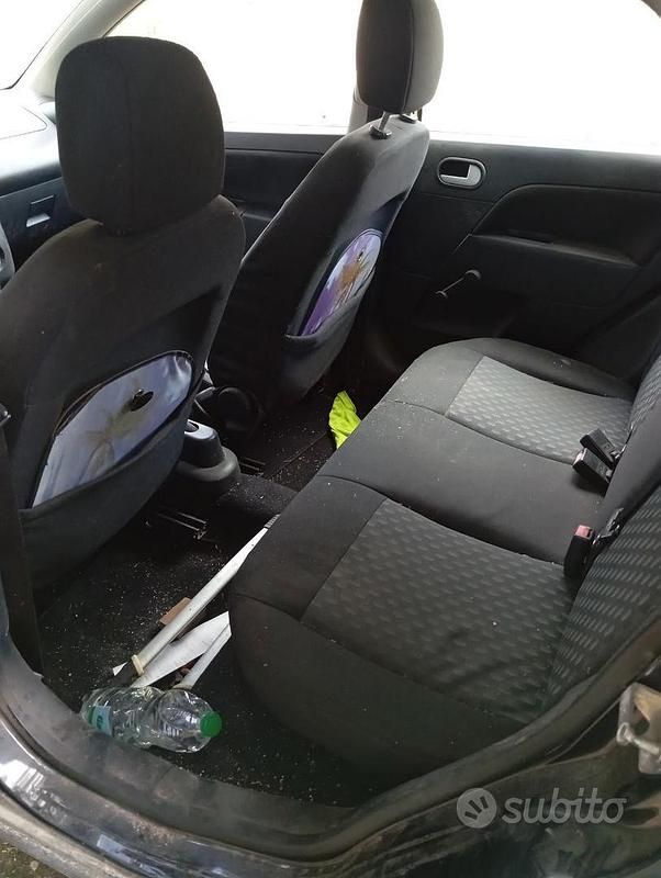 Usata Ford Fiesta 2006 Utilitaria