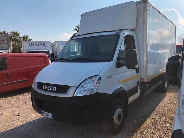 Usata Iveco Daily 169 CV (124 kW) 2011 Bianco