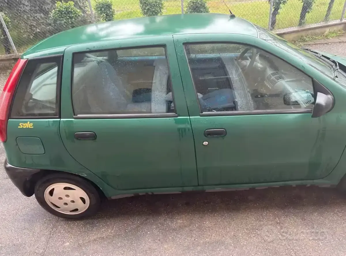 Usata Fiat Punto 54 CV (39 kW) 1998 Verde Berlina