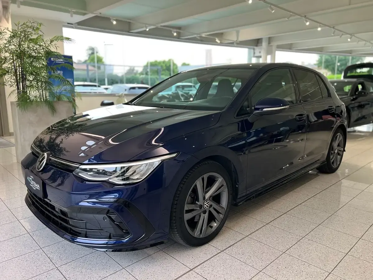 Occasion VW Golf VIII R-line 150 ch (110 kW) 2020 Berline