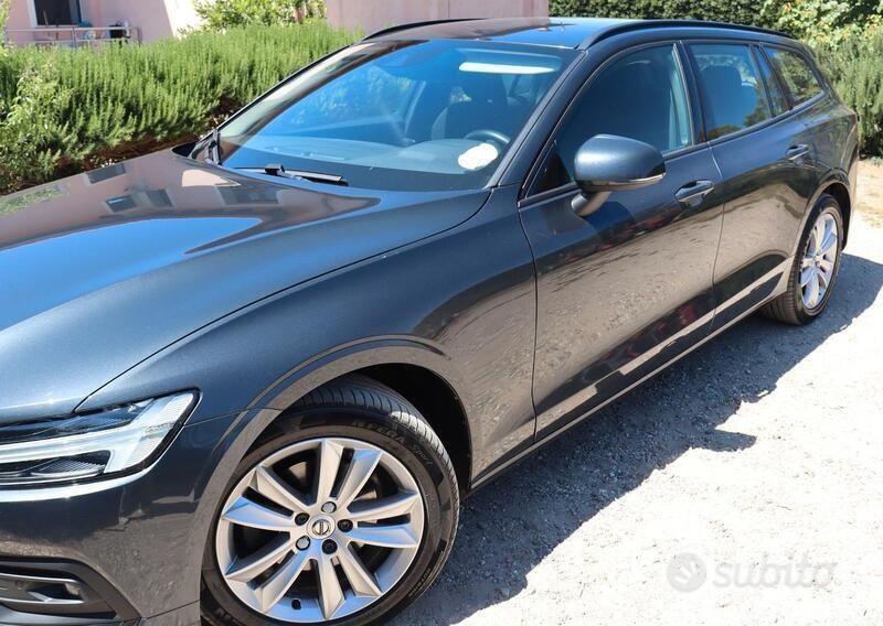Usata Volvo V60 Business Edition 2020 Grigio Station wagon