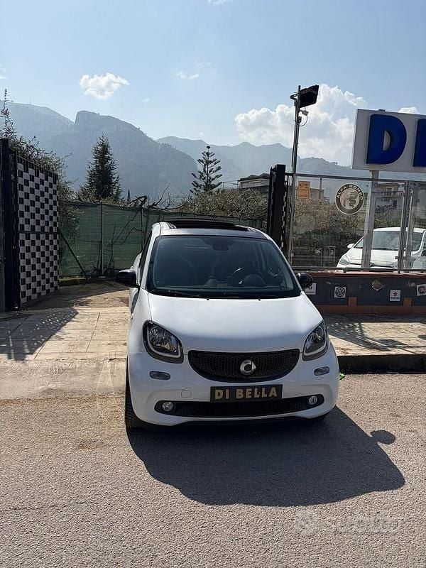 Usata Smart ForFour 90 CV (66 kW) 2018 Nero Utilitaria