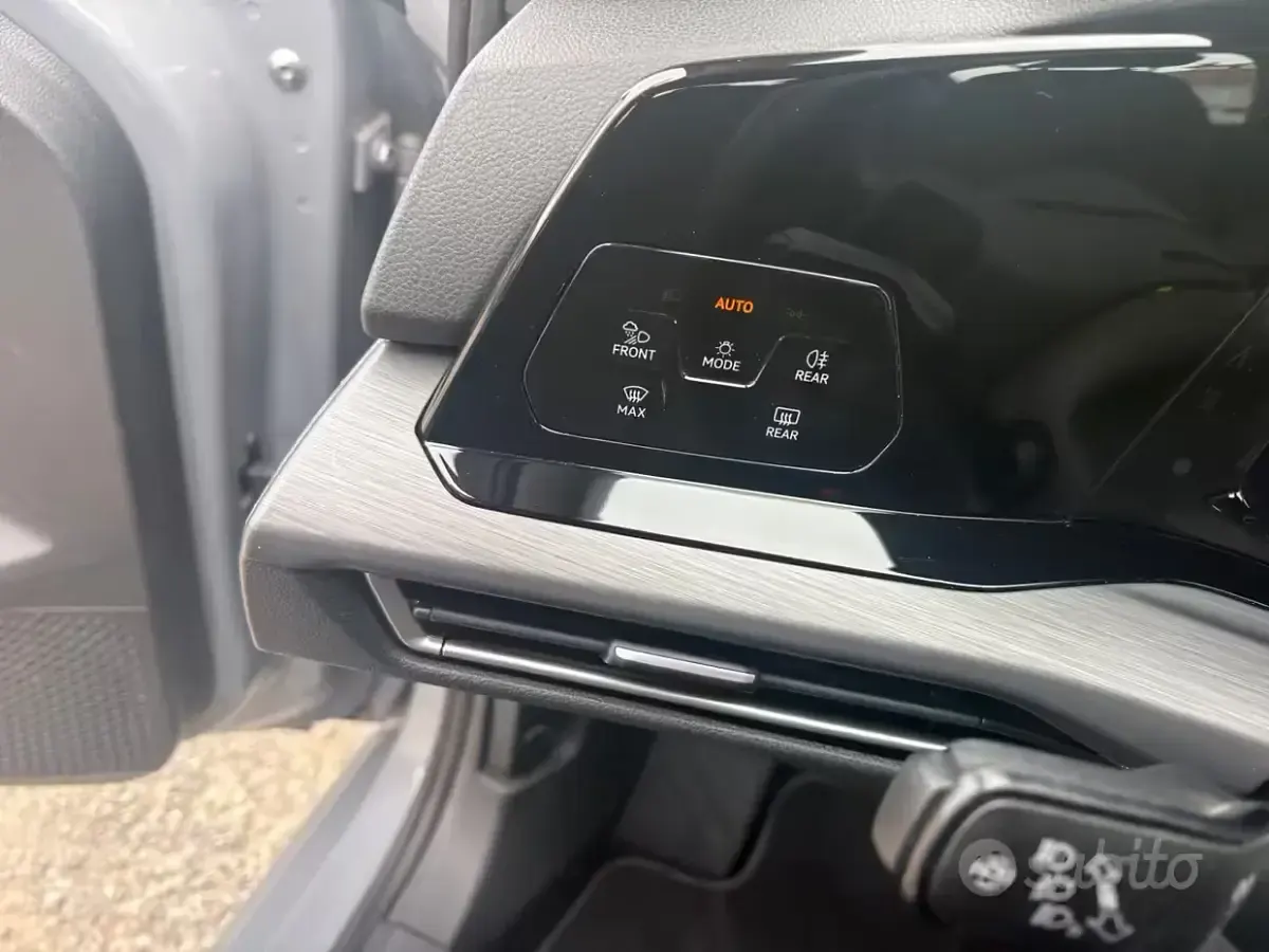 Usata VW Golf VII Style 116 CV (85 kW) 2021 Grigio Utilitaria
