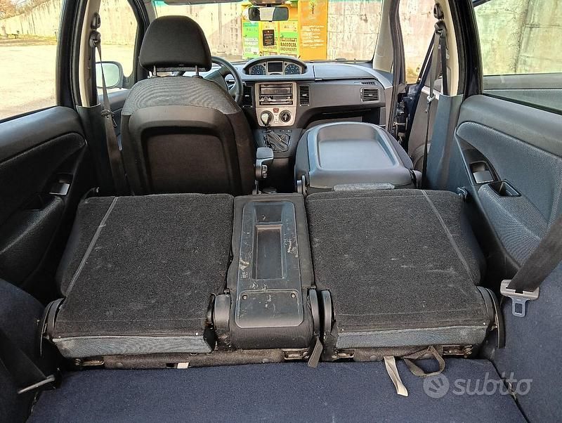 Usata Lancia Musa 78 CV (57 kW) 2010 Blu Monovolume