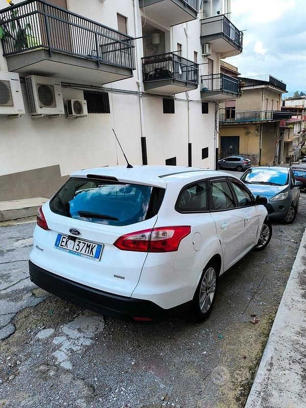Usata Ford Focus 2011 Bianco Station wagon