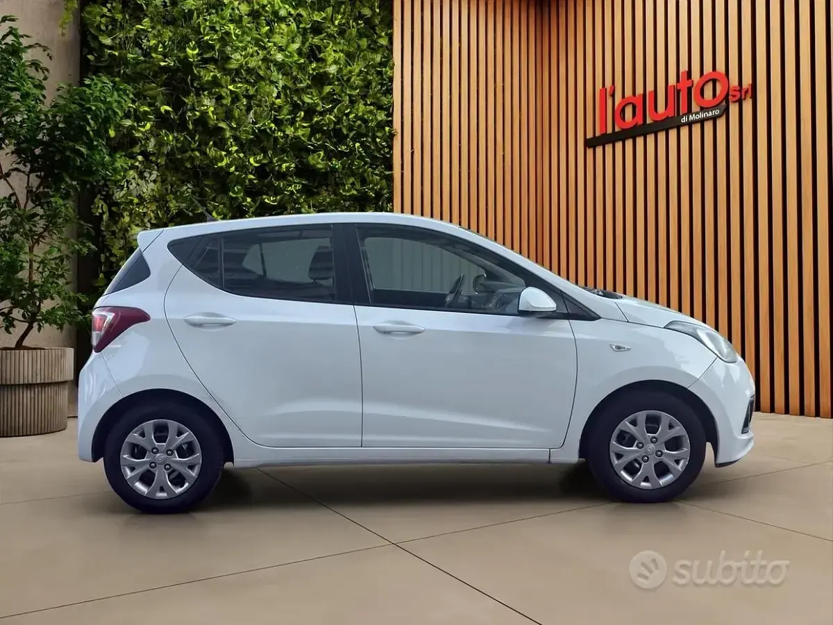 Usata Hyundai i10 Advanced 67 CV (49 kW) 2014 Bianco Utilitaria