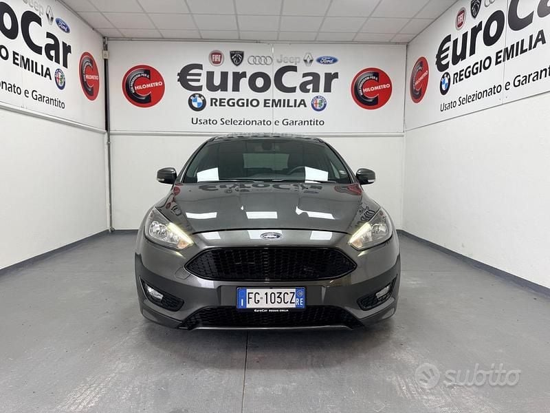 Usata Ford Focus ST-Line 150 CV (110 kW) 2016 Grigio Berlina