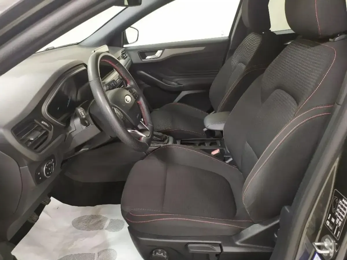 Usata Ford Focus ST-Line 125 CV (91 kW) 2022 Grigio Berlina