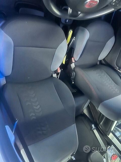 Nuova Fiat Panda 69 CV (50 kW) 2025 Bianco Berlina