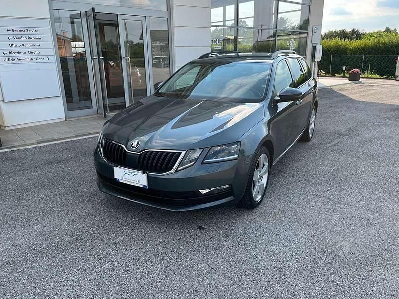 Usata Skoda Octavia Executive 116 CV (85 kW) 2019 Grigio graphite Station wagon