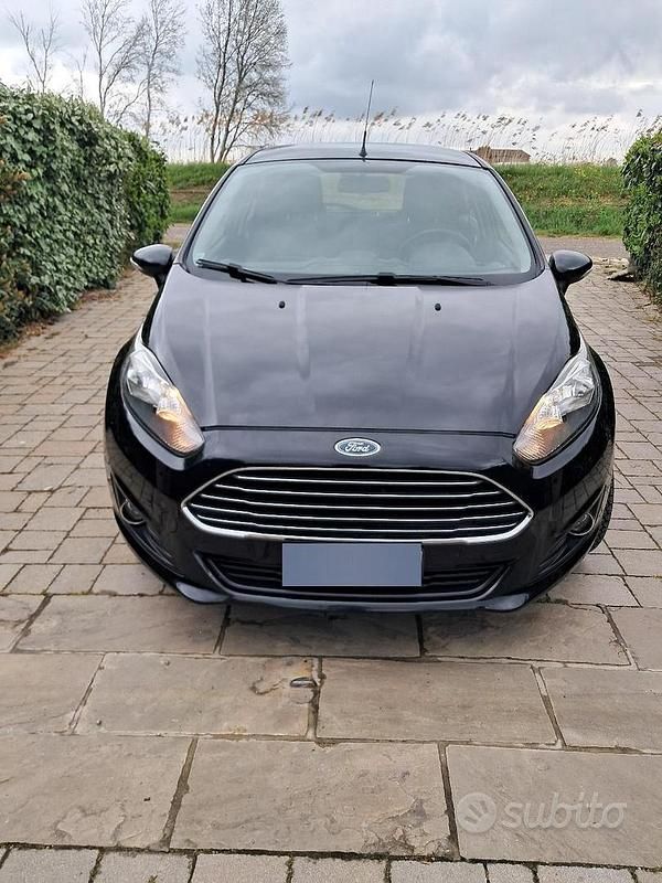 Usata Ford Fiesta Business Edition 75 CV (55 kW) 2016 Nero Berlina