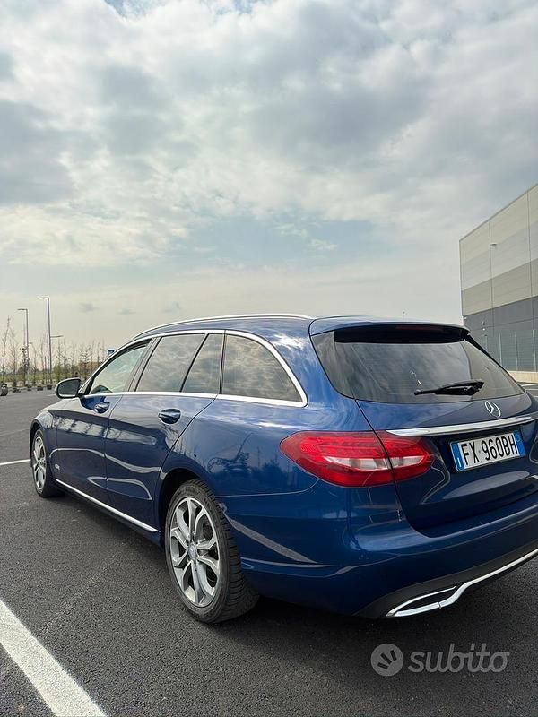 Usata Mercedes C200 136 CV (100 kW) 2016 Blu Station wagon