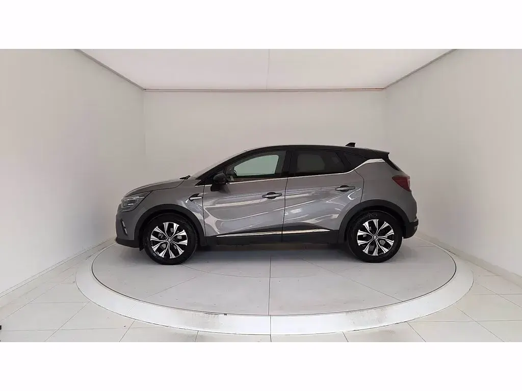 Usata Renault Captur Techno 143 CV (105 kW) 2023 Grigio SUV