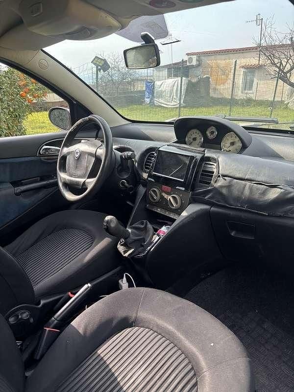 Usado Lancia Ypsilon 69 HP (50 kW) 2006 Citadino