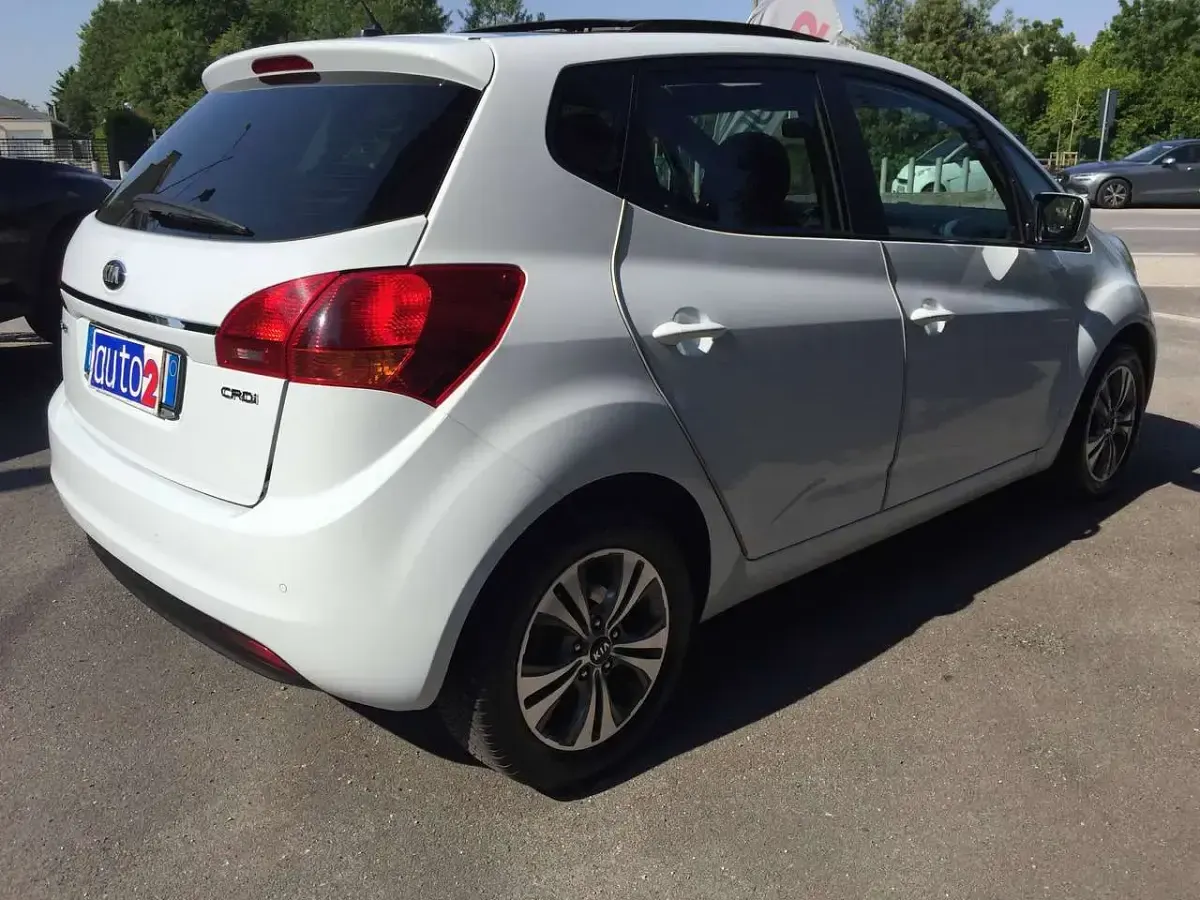 Usata Kia Venga 90 CV (66 kW) 2017 Bianco Utilitaria
