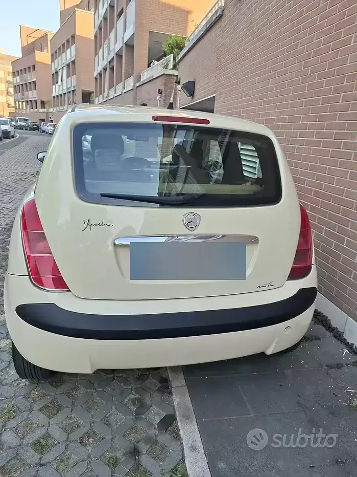Usata Lancia Ypsilon 60 CV (44 kW) 2006 Giallo Utilitaria