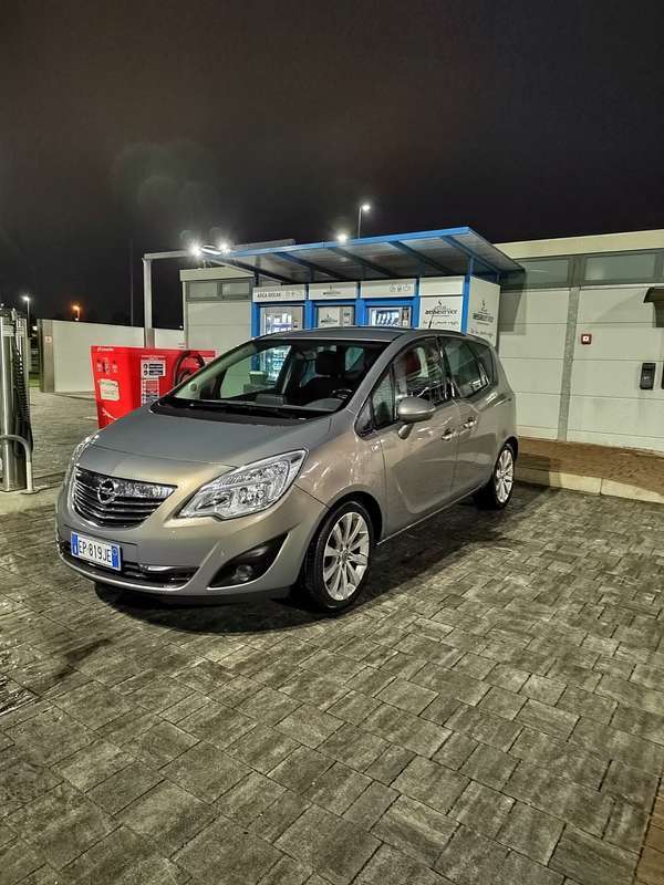 Usato 2013 Opel Meriva 1.7 Diesel 110 CV (5.000 €)