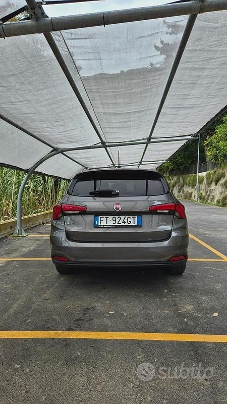 Usata Fiat Tipo Lounge 120 CV (88 kW) 2017 Argento Station wagon