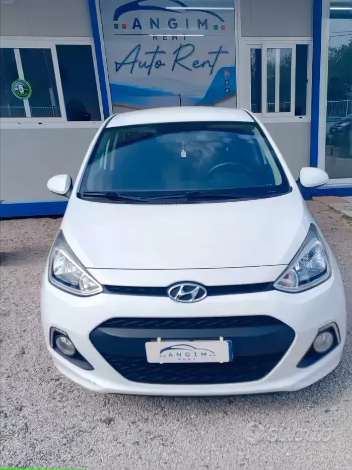 Gebraucht Hyundai i10 67 PS (49 kW) 2016 Weiß Kleinwagen