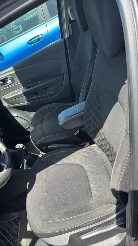 Usata Renault Captur 90 CV (66 kW) 2019 Grigio SUV