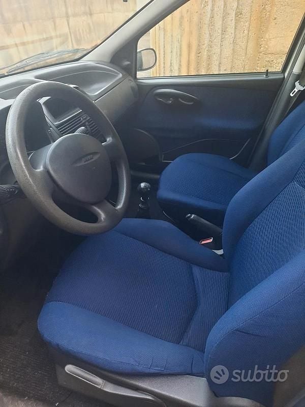 Usata Fiat Punto 2002 Grigio Berlina