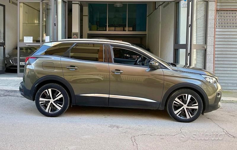 Usata Peugeot 3008 GT-line 120 CV (88 kW) 2017 Grigio Station wagon