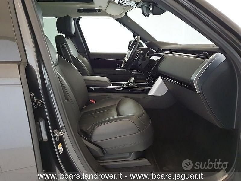 Usata Land Rover Range Rover HSE 249 CV (183 kW) 2024 Grigio scuro SUV