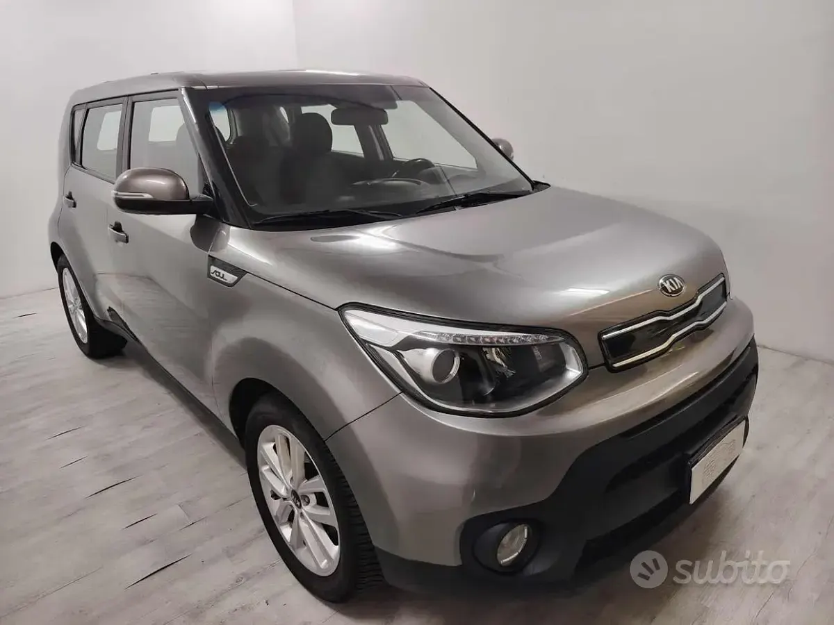 Usata Kia Soul 136 CV (100 kW) 2017 Grigio scuro SUV
