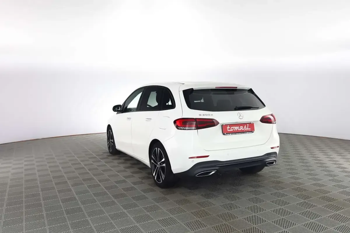 Usata Mercedes B200 150 CV (110 kW) 2020 Bianco polare Utilitaria