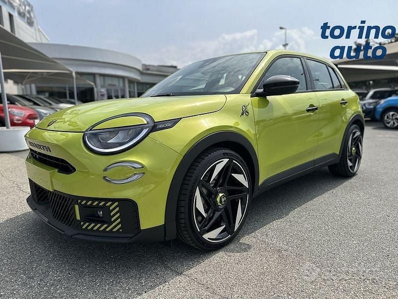 Nuova Abarth 600e Turismo 2025 Giallo SUV