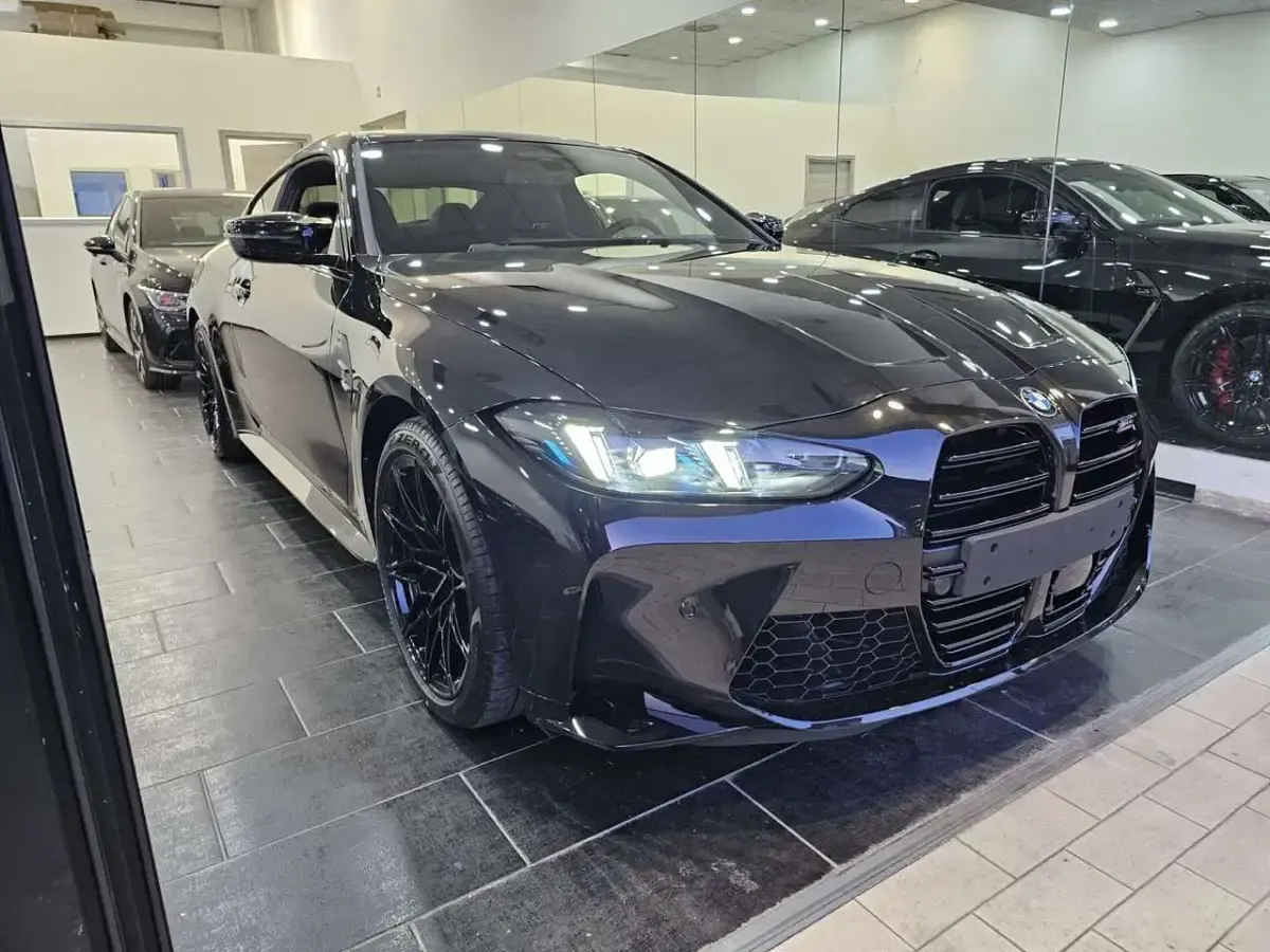 Usata BMW M4 Comfort Edition 530 CV (389 kW) 2026 Saphire black Coupé