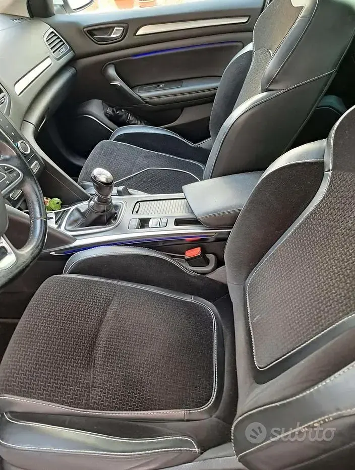 Usata Renault Mégane IV 131 CV (96 kW) 2017 Bianco Coupé