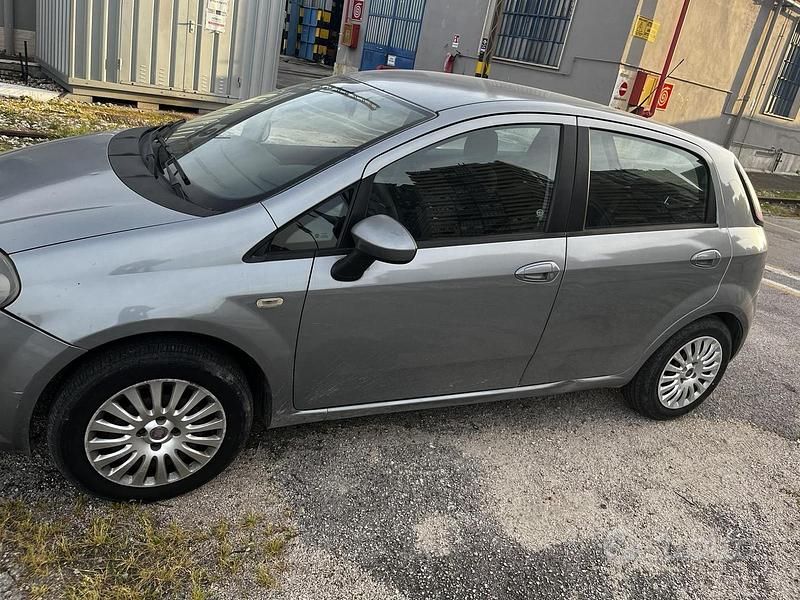 Usata Fiat Punto Evo 75 CV (55 kW) 2011 Grigio Utilitaria