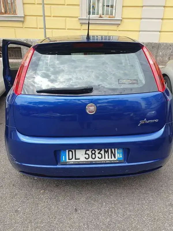 Usata Fiat Grande Punto Active 75 CV (55 kW) 2008 Blu/azzurro Utilitaria
