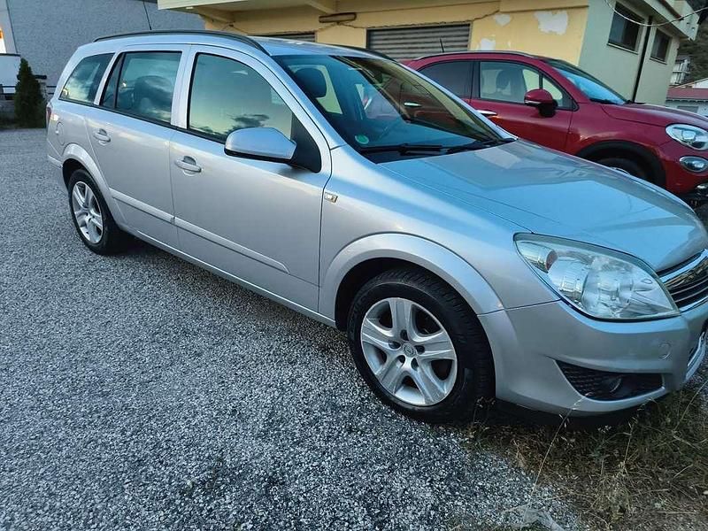 Usata Opel Astra Cosmo 110 CV (80 kW) 2009 Station wagon