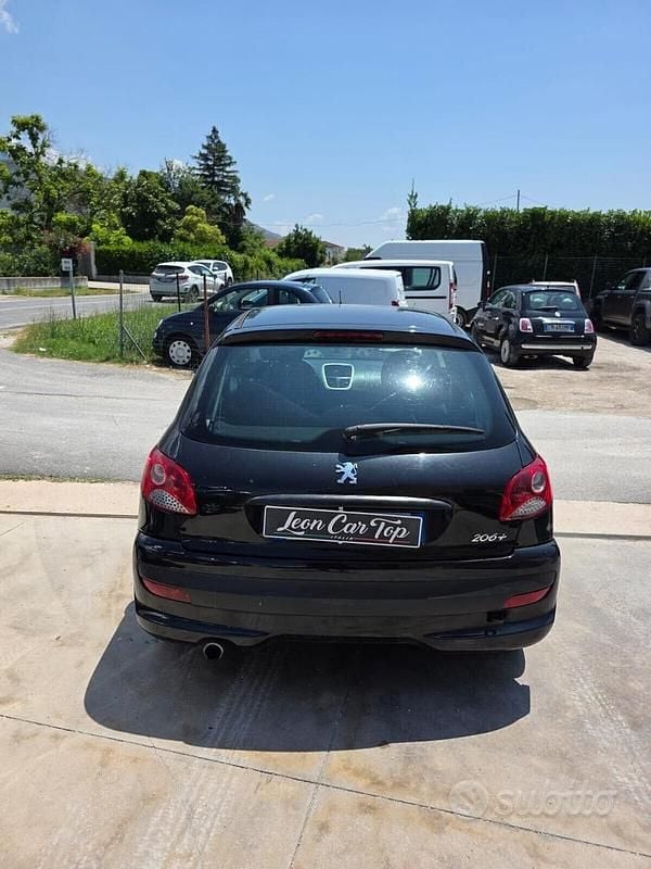 Nero Usata 2010 Peugeot 206 Tre volumi | 2500 € (Buon prezzo) - Immagine 1/4