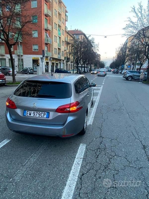 Usata Peugeot 308 SW 115 CV (84 kW) 2015 Grigio Station wagon