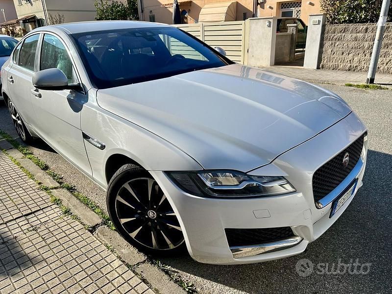 Usata Jaguar XF 180 CV (132 kW) 2016 Bianco Berlina