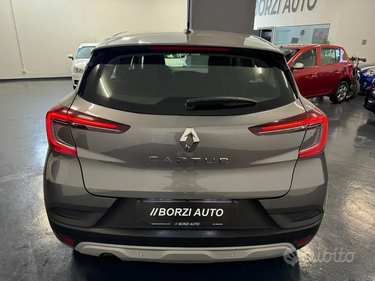 Usata Renault Captur Intens 101 CV (74 kW) 2020 Grigio SUV