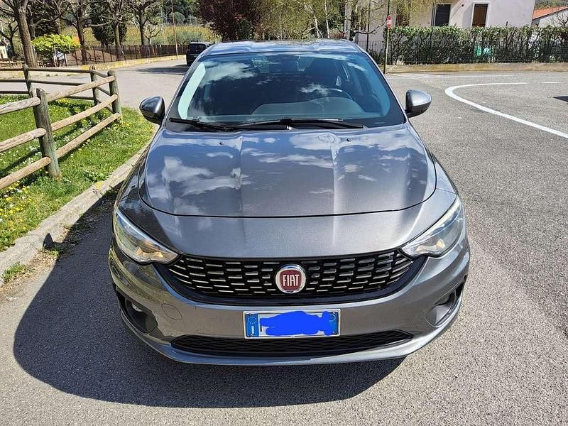 Usata Fiat Tipo Easy 120 CV (88 kW) 2016 Grigio Berlina