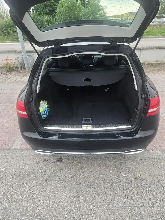 Usata Mercedes C200 136 CV (100 kW) 2016 Nero Station wagon