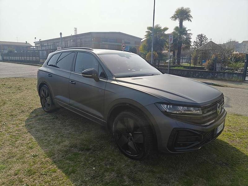 Usata VW Touareg R-line 231 CV (169 kW) 2024 SUV