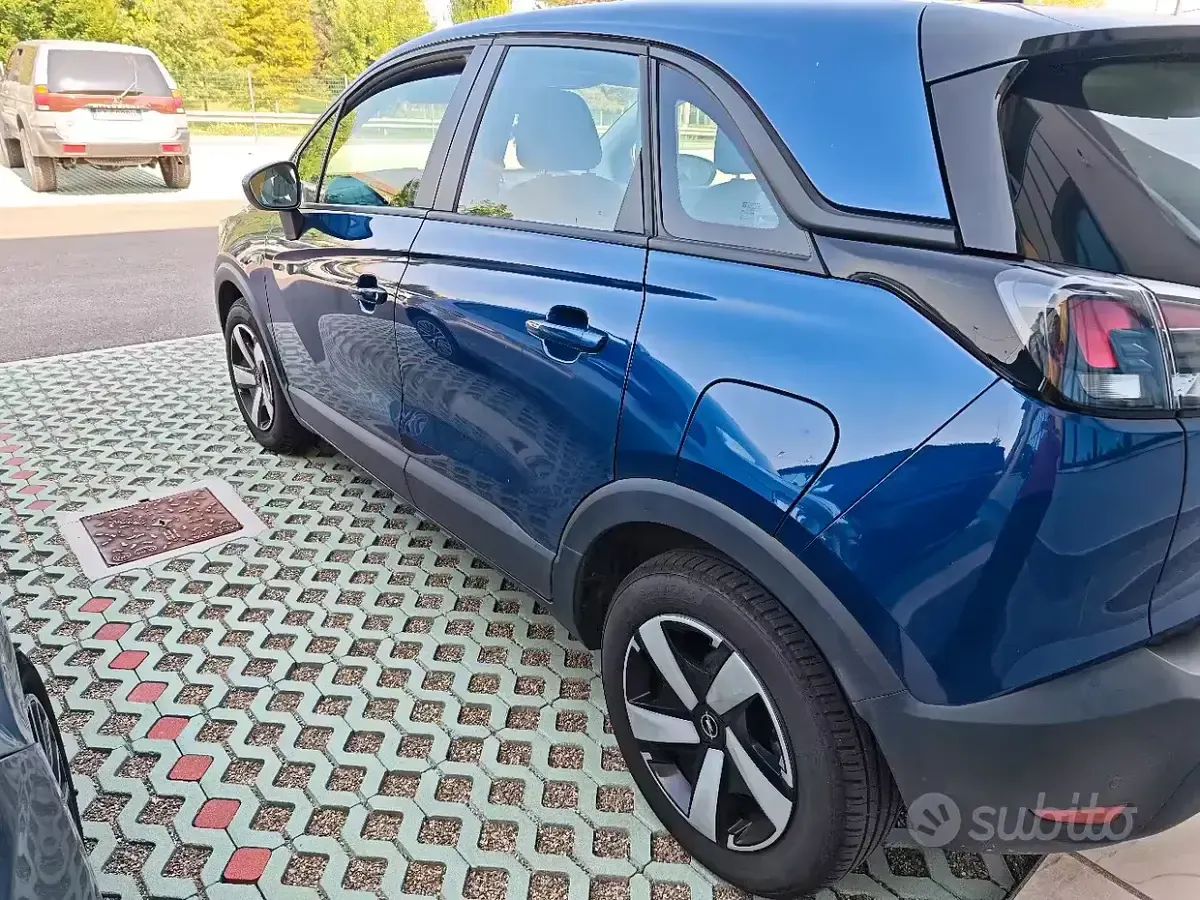 Usata Opel Crossland 110 CV (80 kW) 2024 Bluazzurro SUV