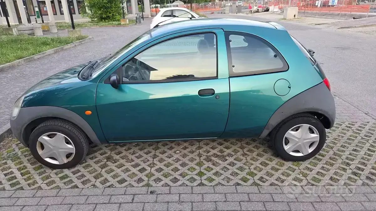 Usata Ford Ka 60 CV (44 kW) 2001 Verde Utilitaria