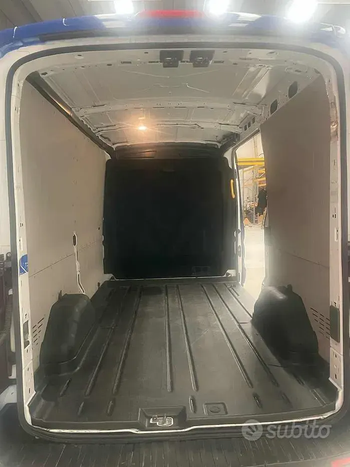 Usata Ford Transit 131 CV (96 kW) 2022 Bluazzurro Furgone