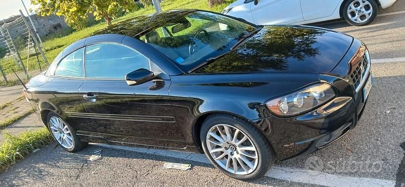 Usata Volvo C70 Momentum 140 CV (102 kW) 2007 Cabrio
