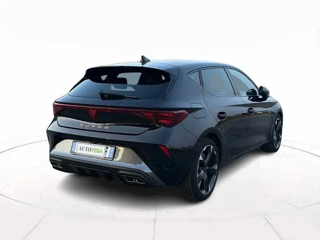 Usata Cupra Leon 150 CV (110 kW) 2025 Nero / pastello Berlina