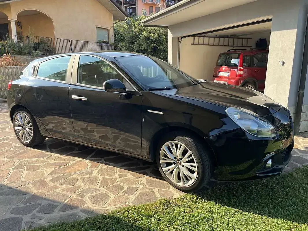Usata Alfa Romeo Giulietta Super 120 CV (88 kW) 2017 Utilitaria